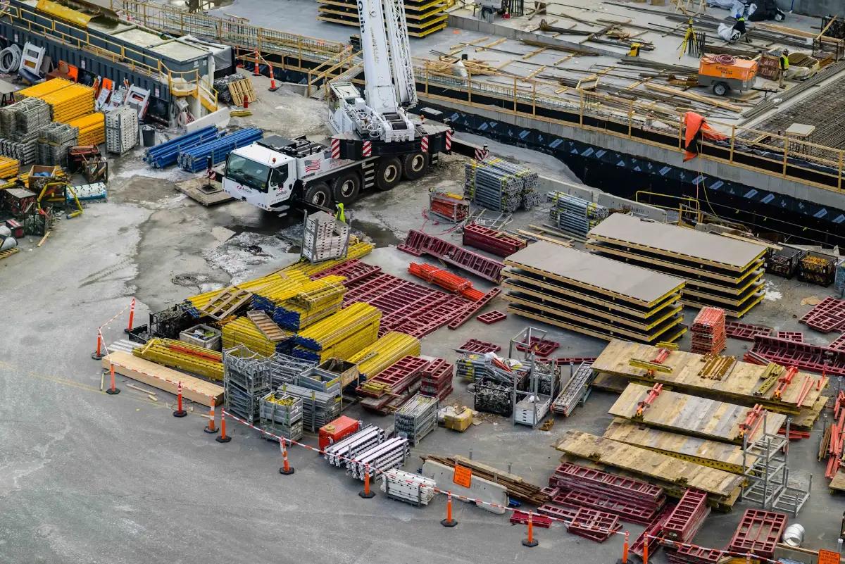 Clasificación de empresas en la industria de materiales de construcción